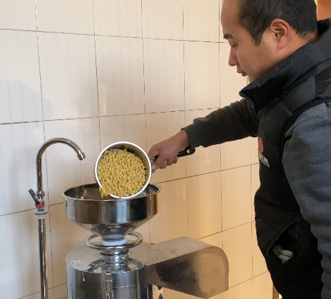 豆腐機磨豆漿 豆腐機磨豆漿