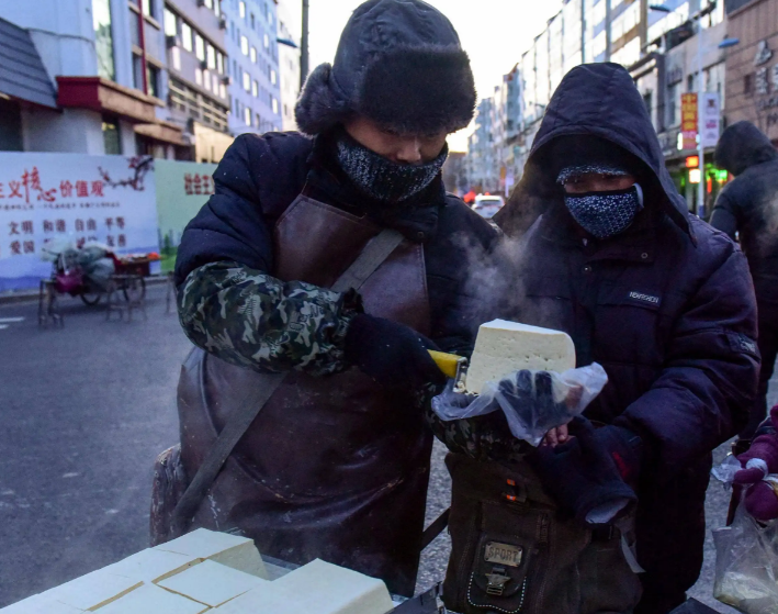 老爺子用豆腐機做豆腐 老爺子用豆腐機做豆腐
