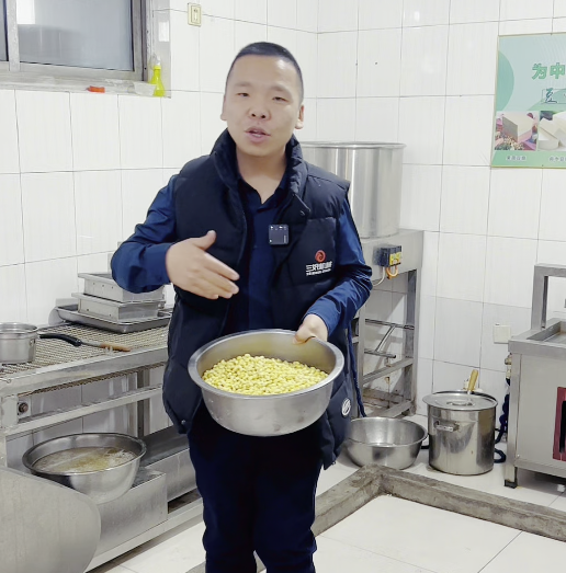 怎么用豆腐機(jī)磨黃豆